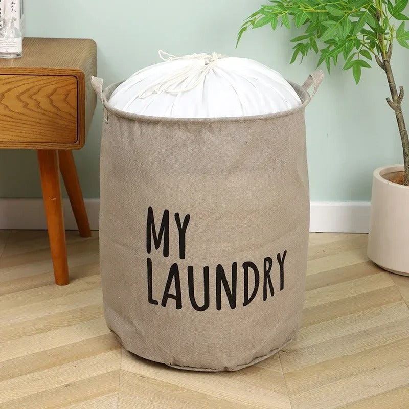 Paniere a linge au design épuré, idéal pour une décoration intérieure moderne